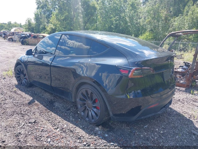 2024 TESLA MODEL Y 7SAYGDEF5RF170634 Photo 2