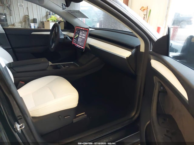 2024 TESLA MODEL Y 7SAYGDEF5RF170634 Photo 4
