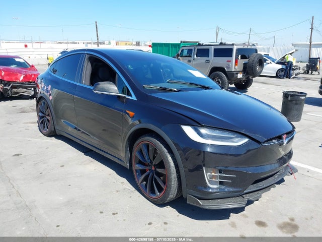 2017 TESLA MODEL X 5YJXCBE46HF039637 Photo 0