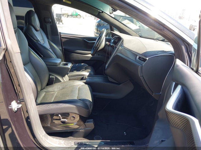 2017 TESLA MODEL X 5YJXCBE46HF039637 Photo 4