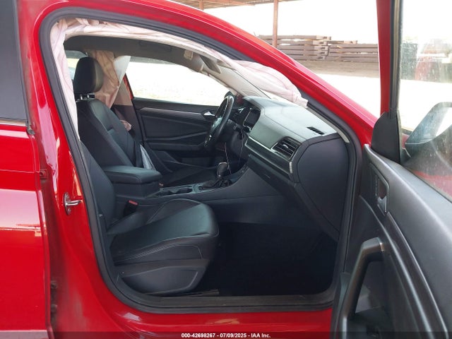 3VWE57BU1KM075755 Volkswagen 1.8 tsi