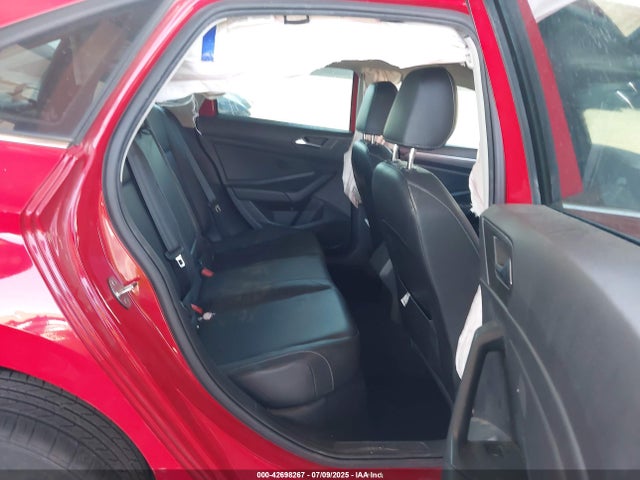 3VWE57BU1KM075755 Volkswagen 1.8 tsi