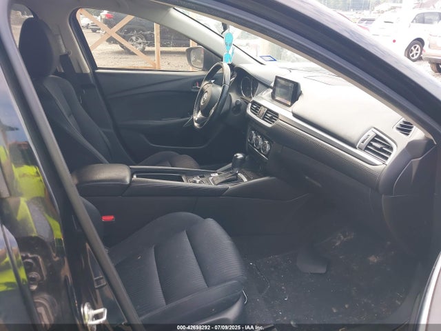 JM1GJ1U51G1447495 Mazda py