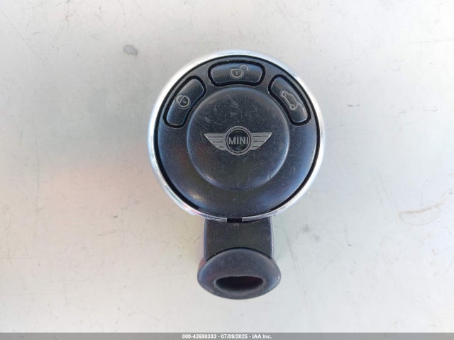 2010 MINI COOPER WMWMF3C55ATZ24908 Photo 10