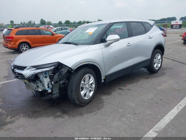 Chevrolet lgx 2021 3GNKBCRSXMS584681 Image 2