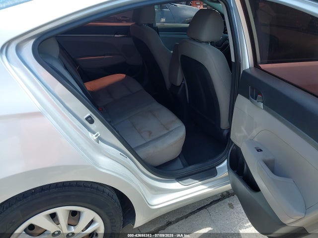 5NPD74LF4HH211687 Hyundai 2017