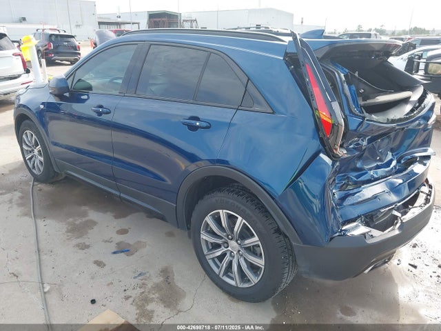 2019 CADILLAC XT4 1GYFZER42KF202481 Photo 2