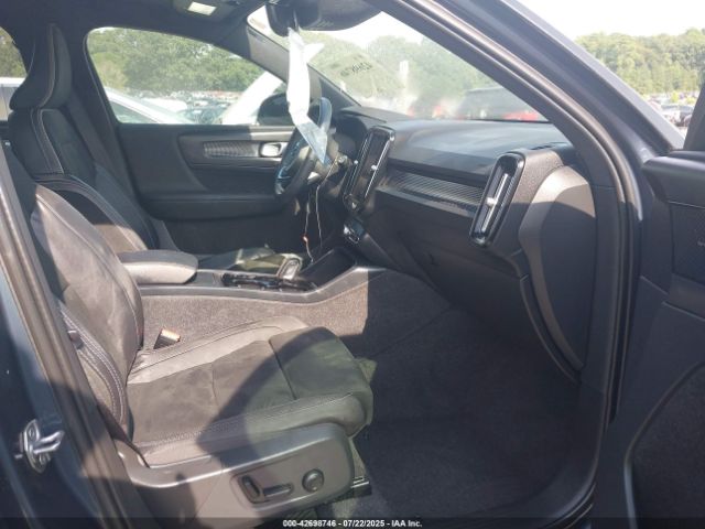 2022 VOLVO XC40 YV4162UM1N2668460 Photo 4