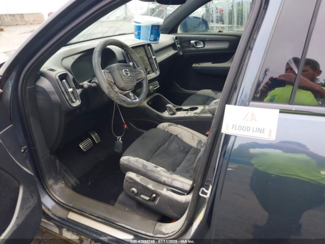 2022 VOLVO XC40 YV4162UM1N2668460 Photo 5