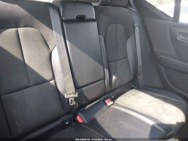 2022 VOLVO XC40 YV4162UM1N2668460 Photo 7