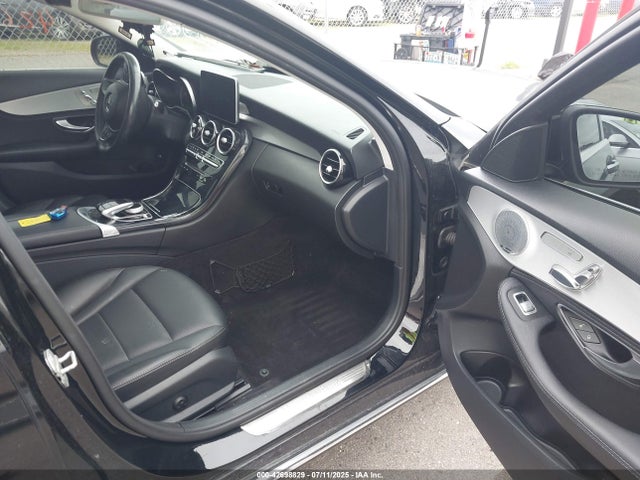 55SWF4KB8GU118354 Mercedes-Benz C-Class