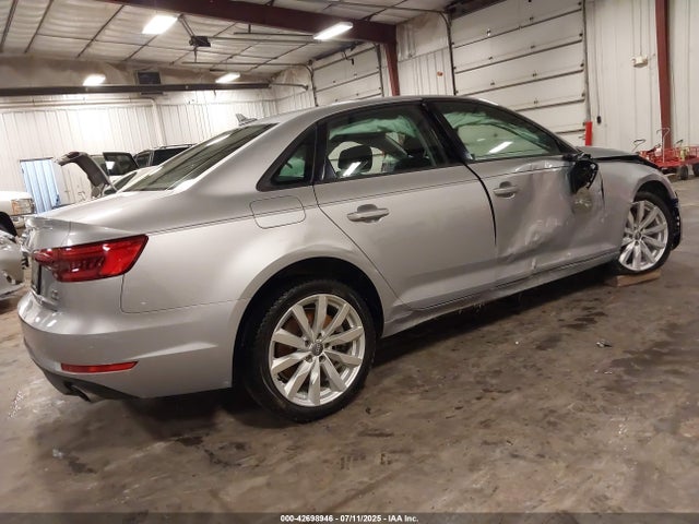 2017 AUDI A4 WAUANAF42HN030666 Photo 3