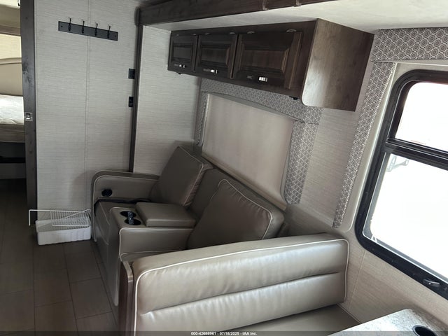 Ford Econoline 2019 1FDXE4FS4KDC17963 Image 47