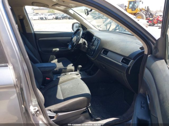 2016 MITSUBISHI OUTLANDER JA4AD3A31GZ065863 Photo 4