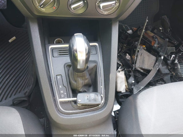 3VW2B7AJ6HM343792 Volkswagen 1.4 tsi
