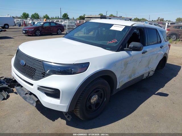 Ford Police Interceptor 2021 1FM5K8AB9MGC00317 Image 2