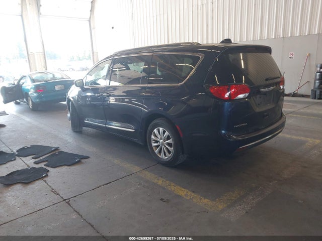 2C4RC1BGXJR353609 Chrysler 2018