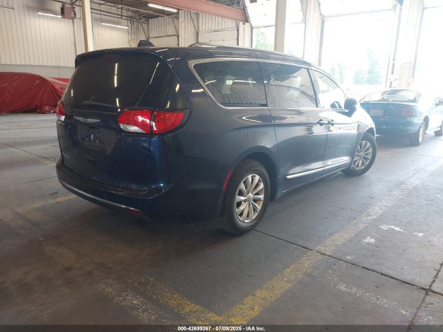 2C4RC1BGXJR353609 Chrysler 2018
