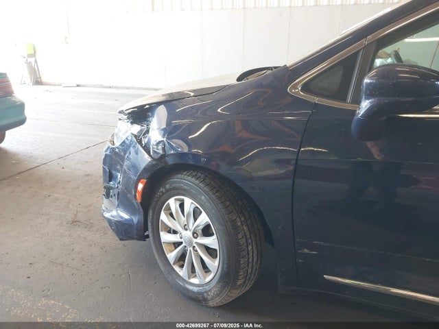 2C4RC1BGXJR353609 Chrysler 2018