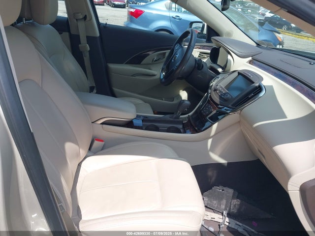 1G4GB5G39EF121065 Buick lfx