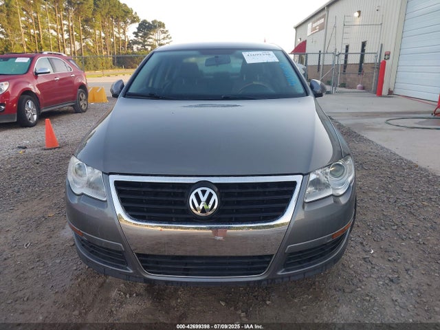 2008 Volkswagen Passat Turbo მანქანა იყიდება აუქციონზე, vin: WVWJK73CX8P109727, აუქციონის ნომერი: 42699398