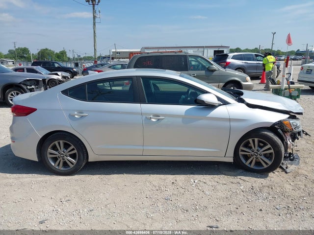 5NPD84LF5HH168765 Hyundai Elantra