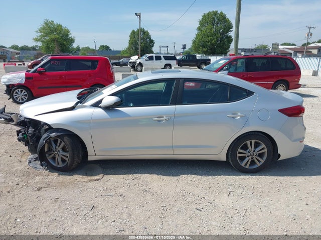 5NPD84LF5HH168765 Hyundai Elantra