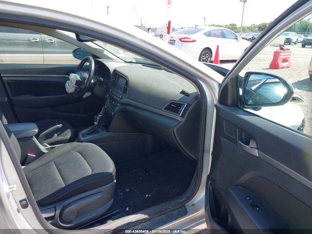 5NPD84LF5HH168765 Hyundai Elantra