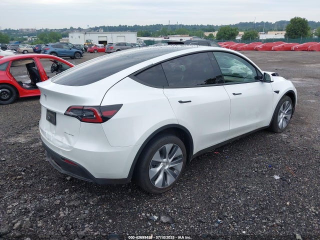 7SAYGDEE2PA121795 Tesla Model Y