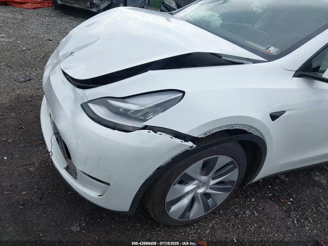 7SAYGDEE2PA121795 Tesla Model Y