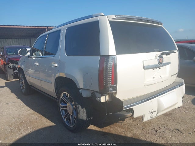 2013 CADILLAC ESCALADE 1GYS4CEF8DR154107 Photo 2