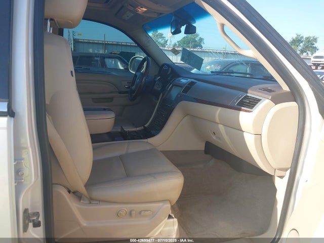 2013 CADILLAC ESCALADE 1GYS4CEF8DR154107 Photo 4