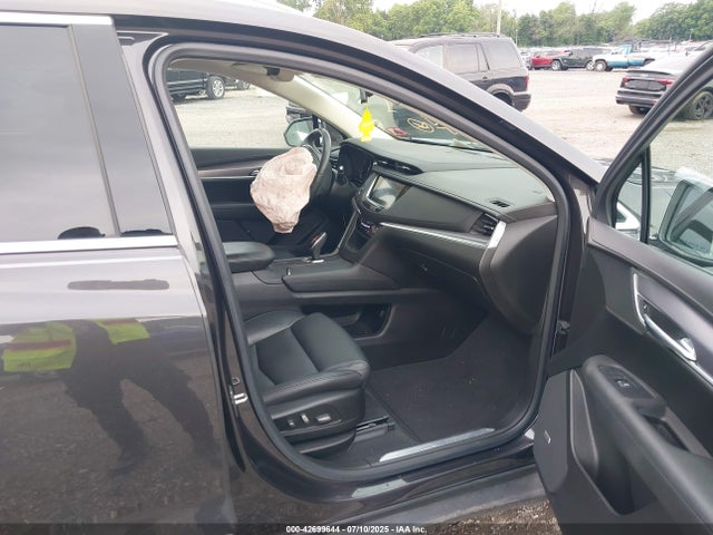 2018 CADILLAC XT5 1GYKNCRS8JZ101083 Photo 4