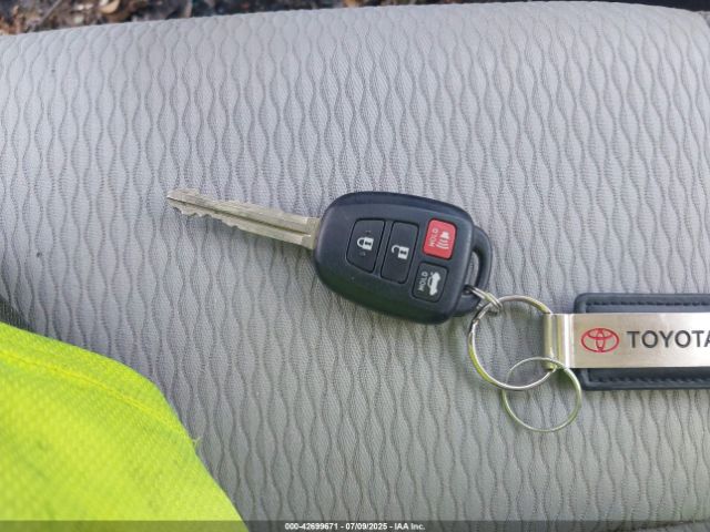 2018 TOYOTA COROLLA 2T1BURHEXJC092484 Photo 10