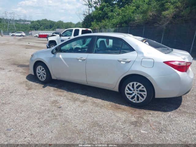 2018 TOYOTA COROLLA 2T1BURHEXJC092484 Photo 2