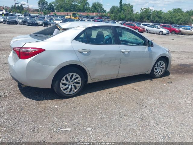 2018 TOYOTA COROLLA 2T1BURHEXJC092484 Photo 3