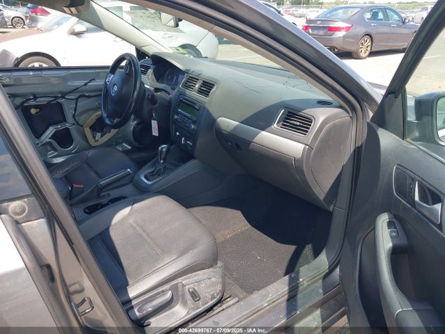 3VWD17AJ8EM247640 Volkswagen Jetta