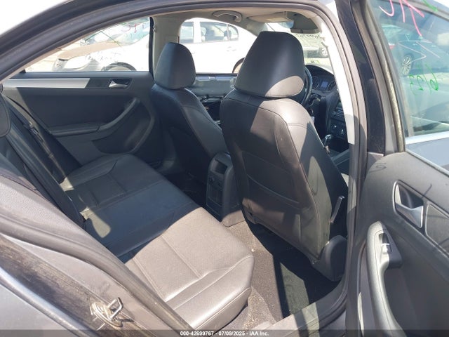 3VWD17AJ8EM247640 Volkswagen Jetta