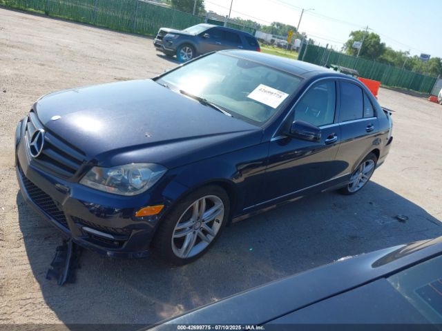 2014 MERCEDES-BENZ C 250 WDDGF4HB8ER306043 Photo 1