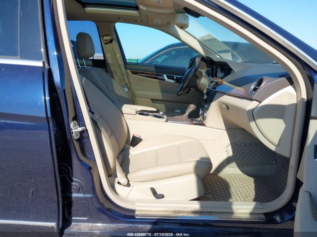 2014 MERCEDES-BENZ C 250 WDDGF4HB8ER306043 Photo 4