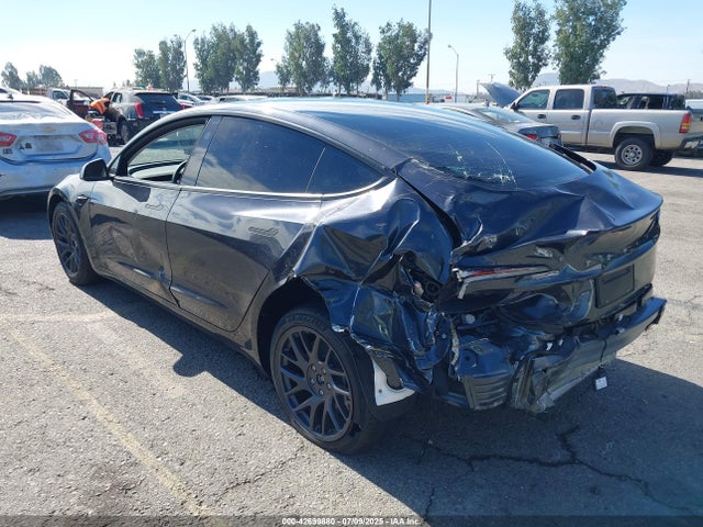 2025 TESLA MODEL 3 5YJ3E1EA1SF039478 Photo 2