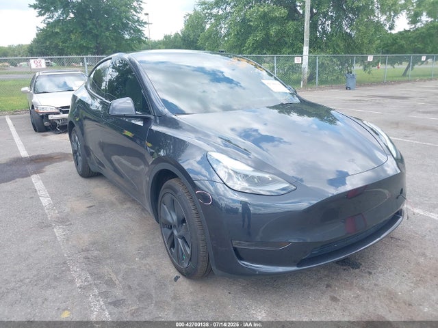 2024 TESLA MODEL Y 7SAYGDED9RF213760 Photo 0