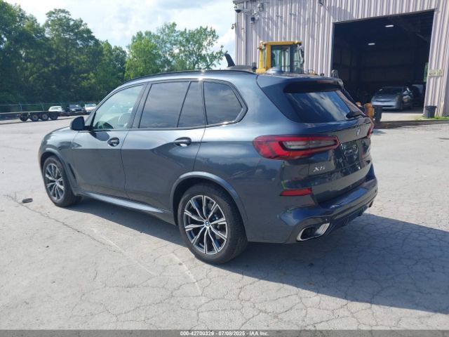 2022 BMW X5 5UXCR6C07N9L28695 Photo 2