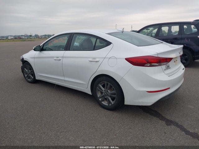 5NPD84LF7HH183946 Hyundai Elantra