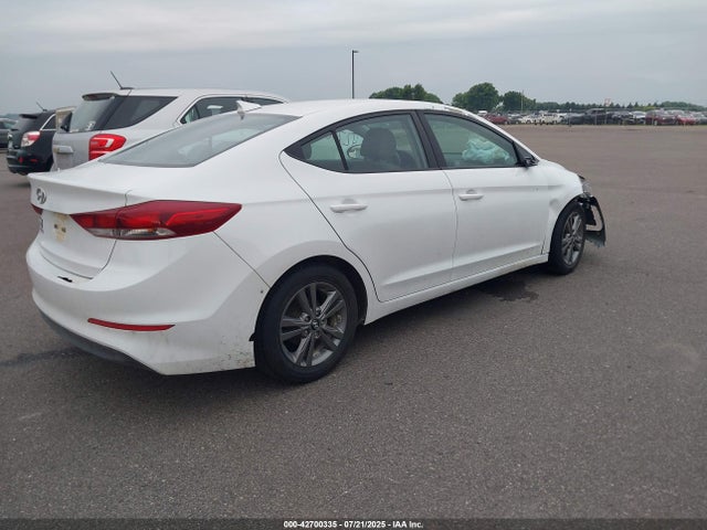 5NPD84LF7HH183946 Hyundai Elantra