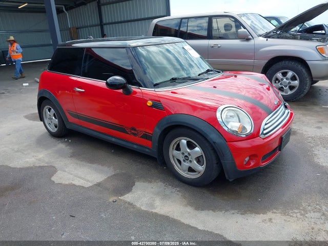 2010 MINI COOPER WMWMF3C52ATZ66999 Photo 0