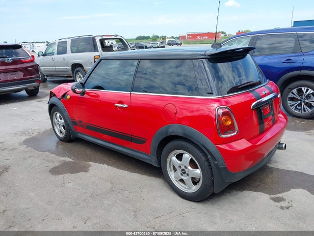 2010 MINI COOPER WMWMF3C52ATZ66999 Photo 2