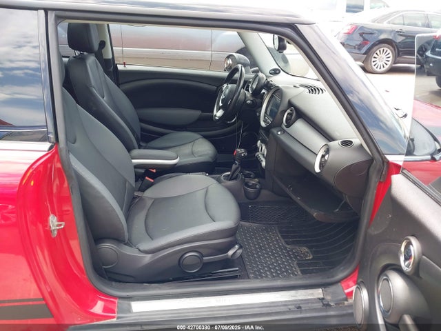 2010 MINI COOPER WMWMF3C52ATZ66999 Photo 4