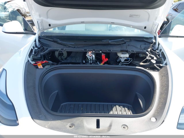 2024 TESLA MODEL Y 7SAYGDED8RF201955 Photo 9