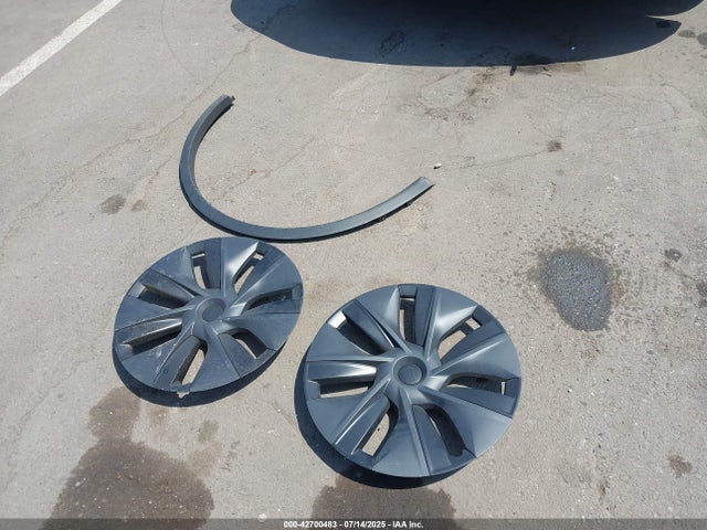 7SAYGDED8RF201955 Tesla Model Y